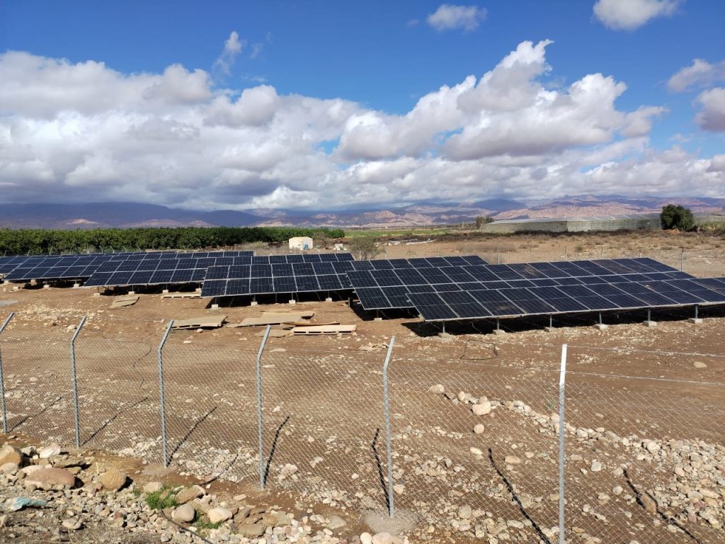 Centrale solaire de pompage agricole clôturée
