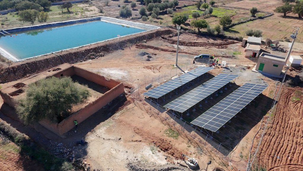 Vue drone : pompage solaire et bassin d'irrigation